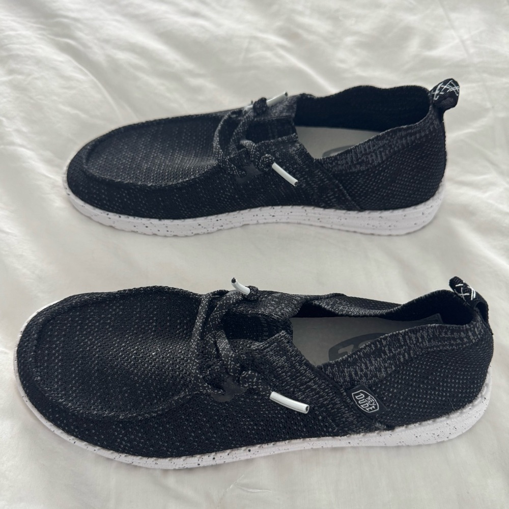 Hey Dude Women's Jet Black Slip-On Flats Size 6 NWOT - Picture 3 of 6